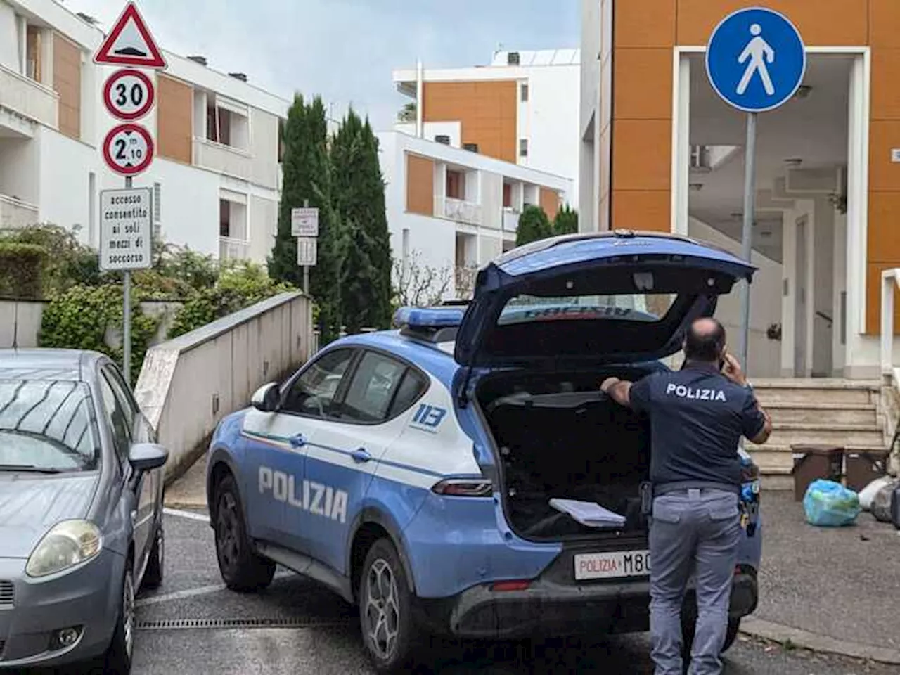 Donna trovata morta a Firenze, il nipote 17enne avrebbe confessato