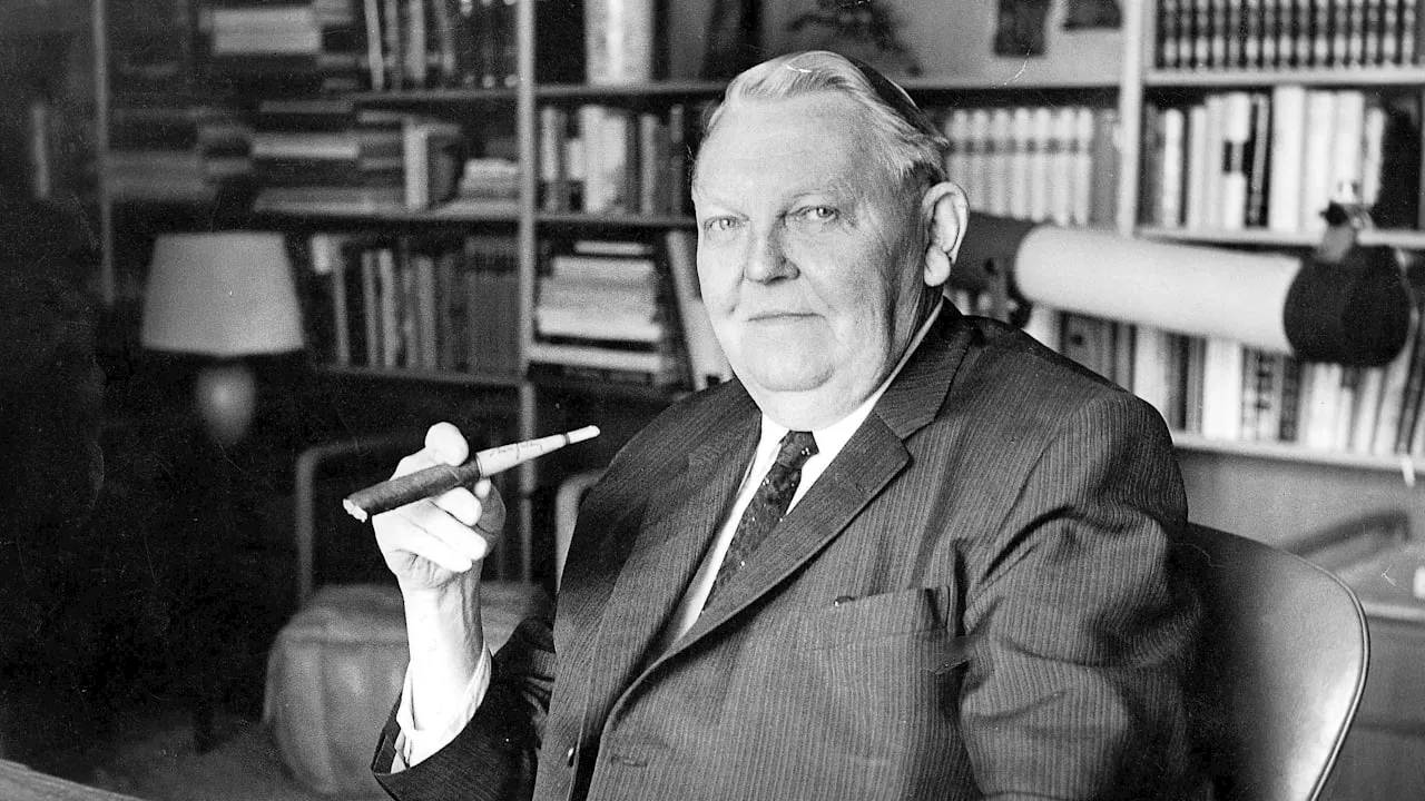 Enthüllung um Unions-Legende: CDU-Parteibuch von Bundeskanzler Ludwig Erhard gefälscht