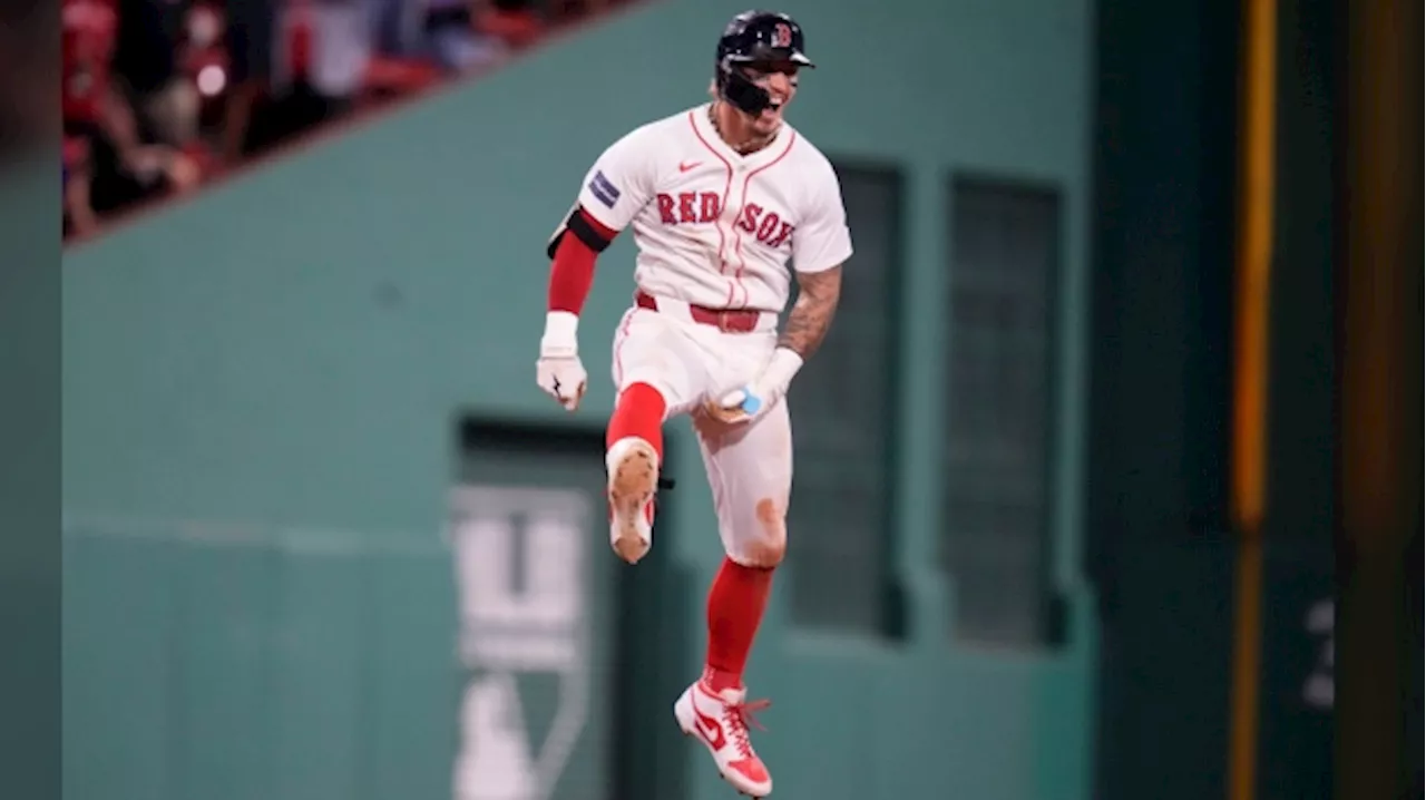 Devers, Hamilton homer, Red Sox rally from 4-run deficit to trip Blue Jays 7-6