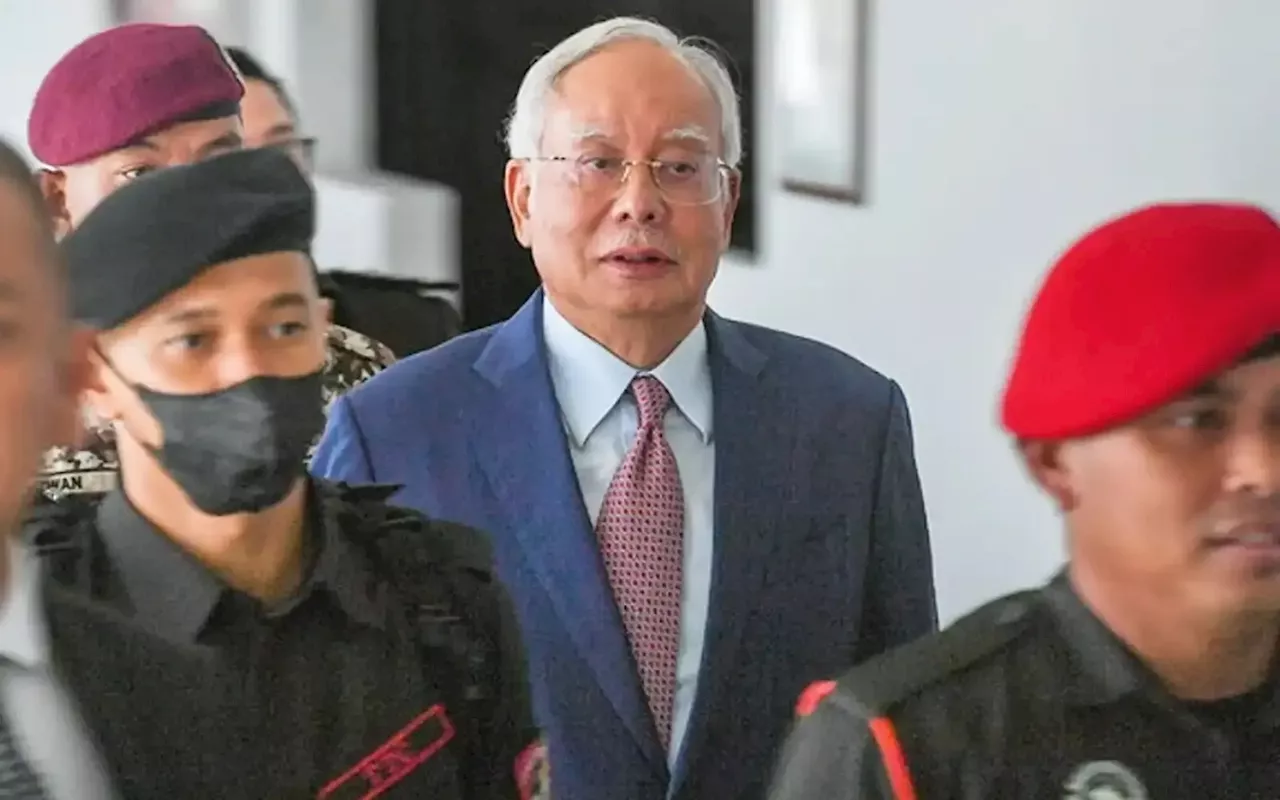 Najib’s lawyer seeks to recall ex-SRC chairman