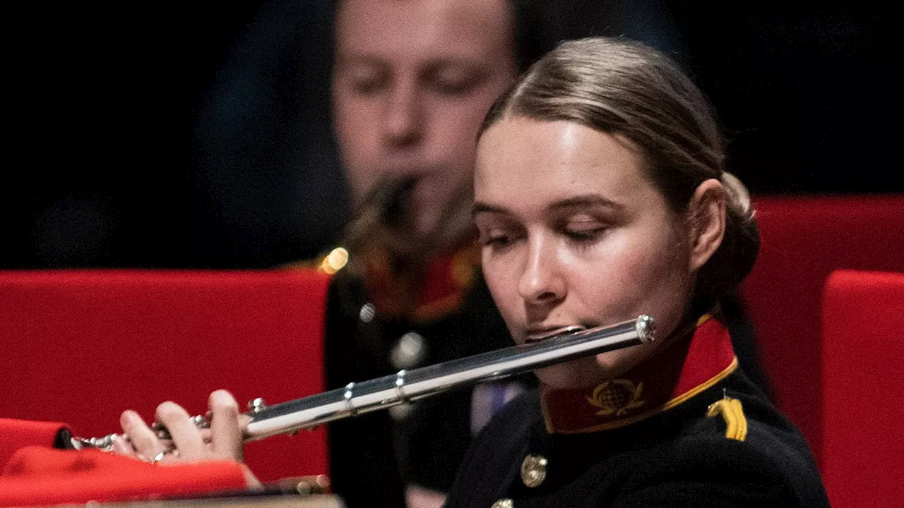 News: Royal Marines musicians deliver 'emotional and uplifting' final ...