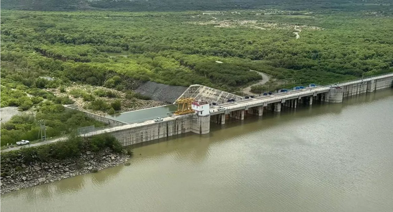 Desfogan la presa El Cuchillo; agua irá a Tamaulipas