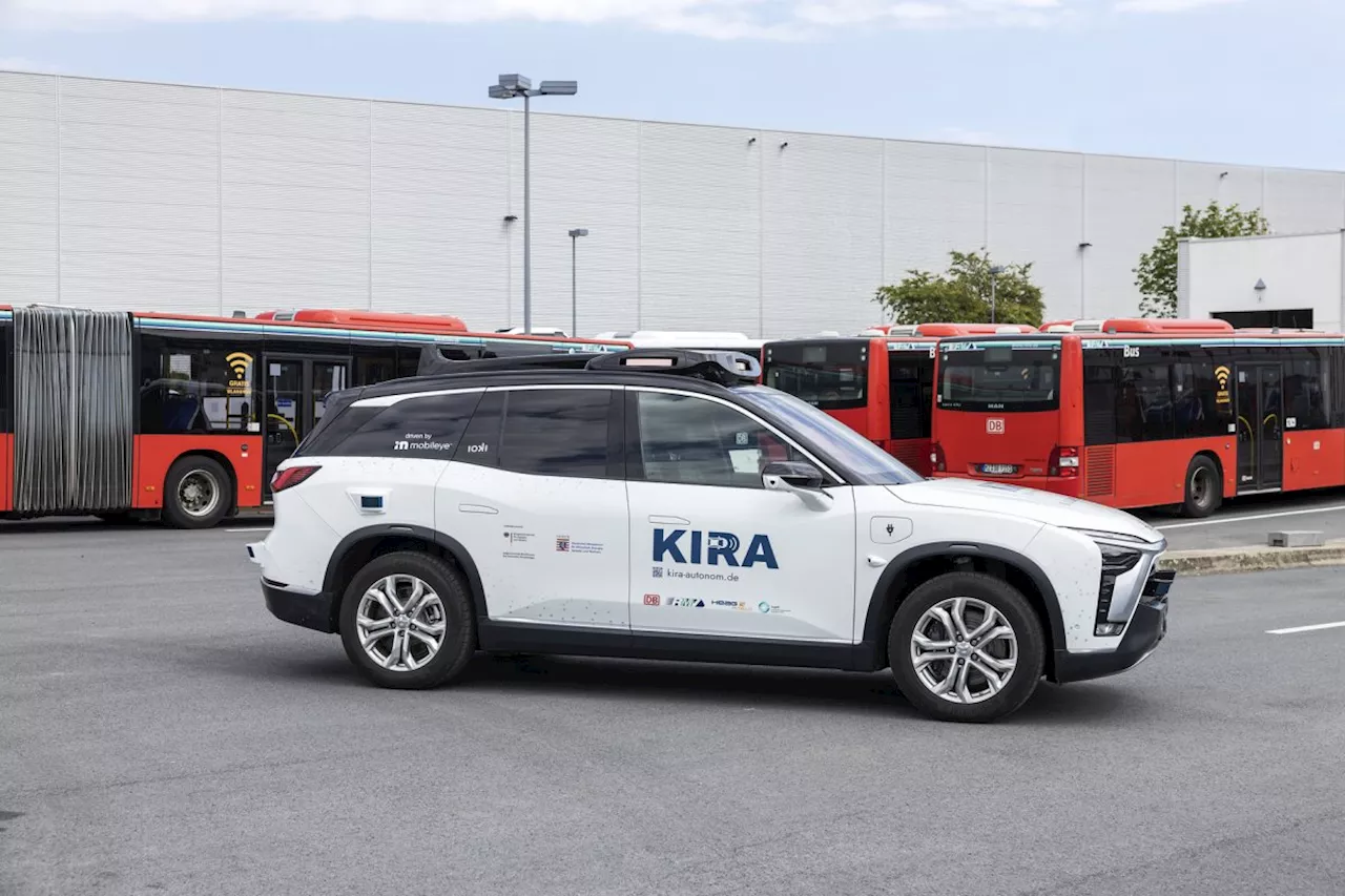 Autonomes Shuttle im hessischen Straßenverkehr unterwegs