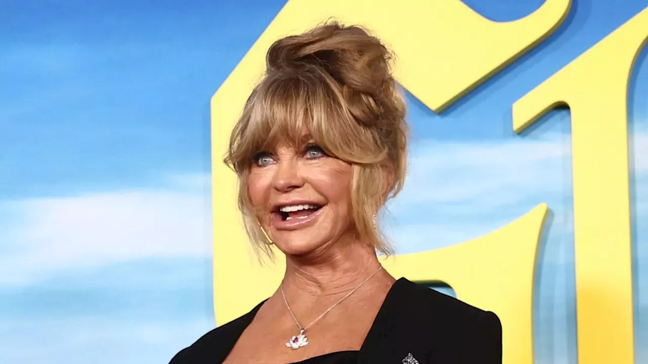 Goldie Hawn wows in envy-inducing swimsuit photo from tropical family ...