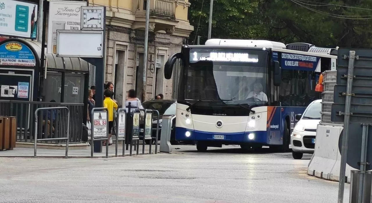 Lite tra donne finisce in rissa: paura in piazza Garibaldi