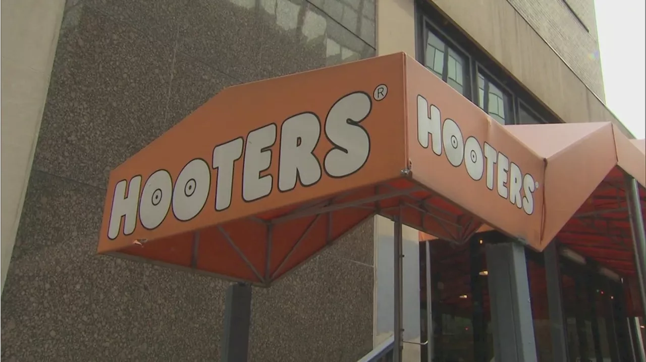 Hooters on the River Walk closes abruptly over the weekend