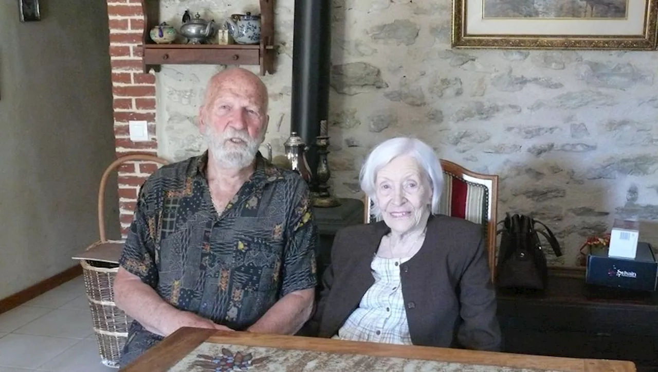 Après 47 ans de vie commune, Micheline, 93 ans, et Jacques, 89 ans, se sont mariés en empruntant les petits ch