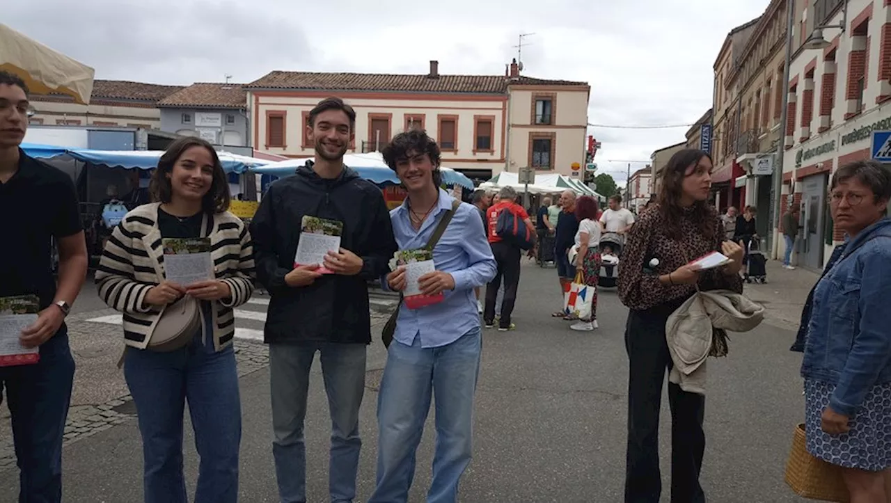 Elections législatives : des jeunes tractent au marché de L’Isle-Jourdain