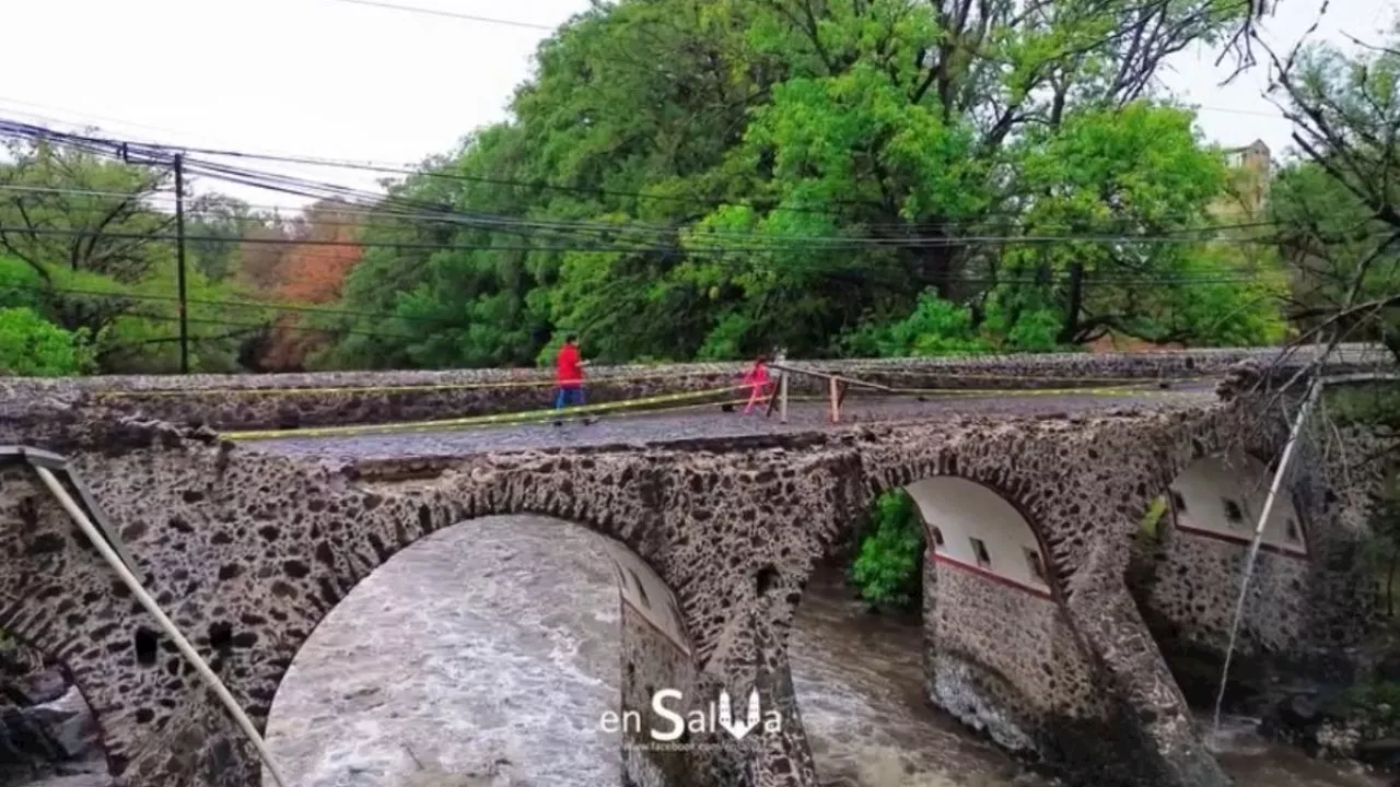 Por las lluvias se desmorona barda del antiguo Puente de Batanes en Salvatierra