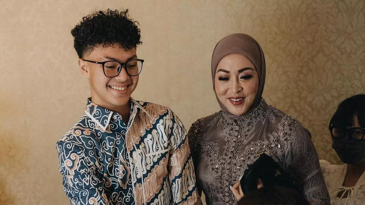 6 Potret Keanu Massaid Hadiri Lamaran Aaliyah Massaid, Bersyukur Dianggap Keluarga Utuh Reza Artamevia