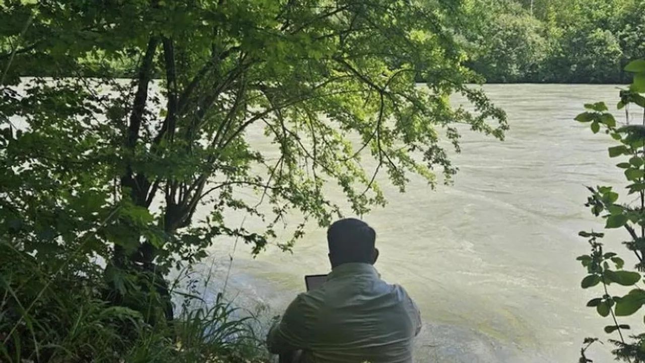 Di Hari Ultah Eril, Ridwan Kamil dan Keluarga Posting Momen Kirim Doa di Sungai Aare Swiss