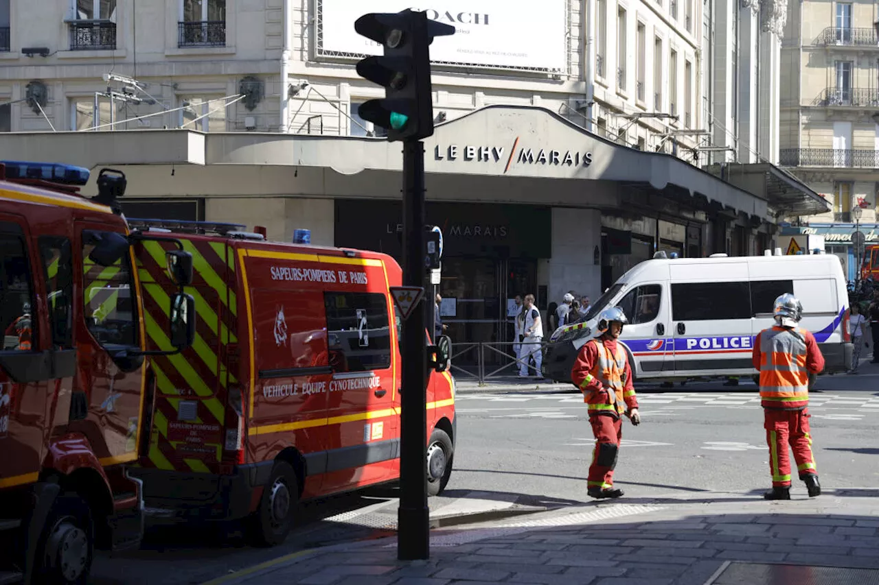 Un incendie en cours dans une rue du BHV à Paris, une personne en urgence absolue