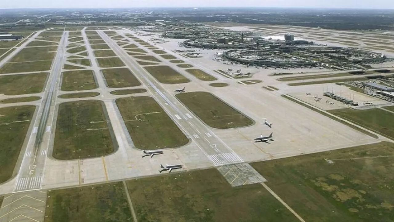 Jewar Airport: सितंबर में शुरू नहीं हो पाएगा जेवर एयरपोर्ट, अब अधिकारियों ने बताई ये तारीख