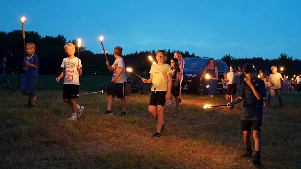 Steinakirchen und Wolfpassing: Viele Besucher bei den Sonnwendfeiern