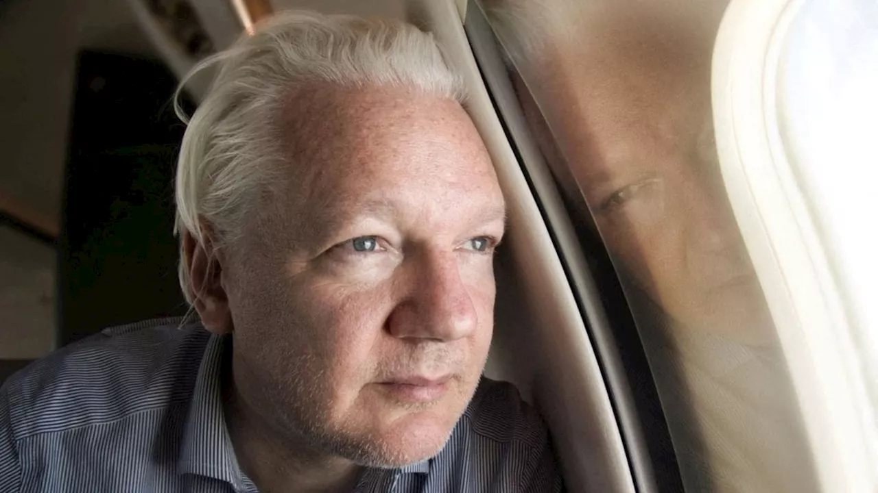 Após acordo com os EUA, Julian Assange deixa prisão no Reino Unido