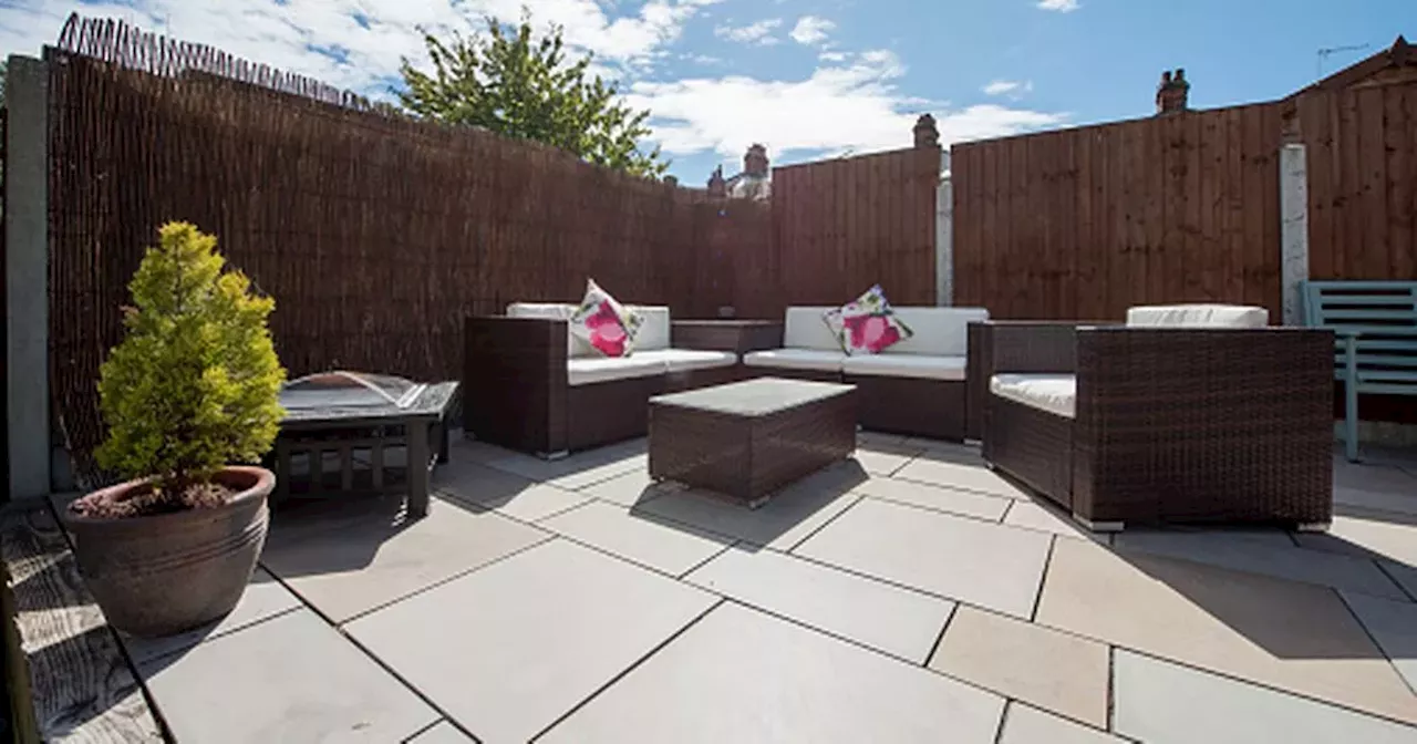 Get sparkling clean patios in 20 minutes thanks to clever €2 hack