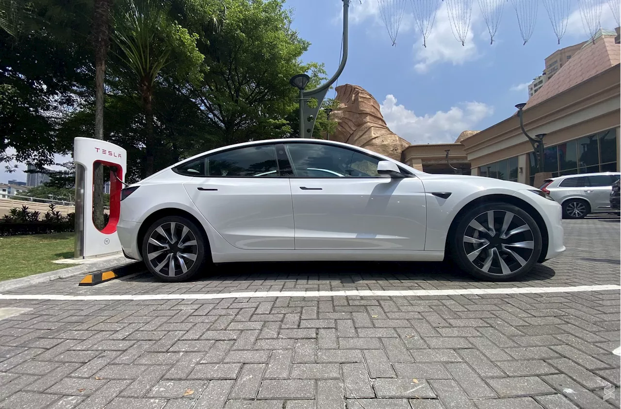 Here’s how to unlock your Tesla when the low-voltage battery dies