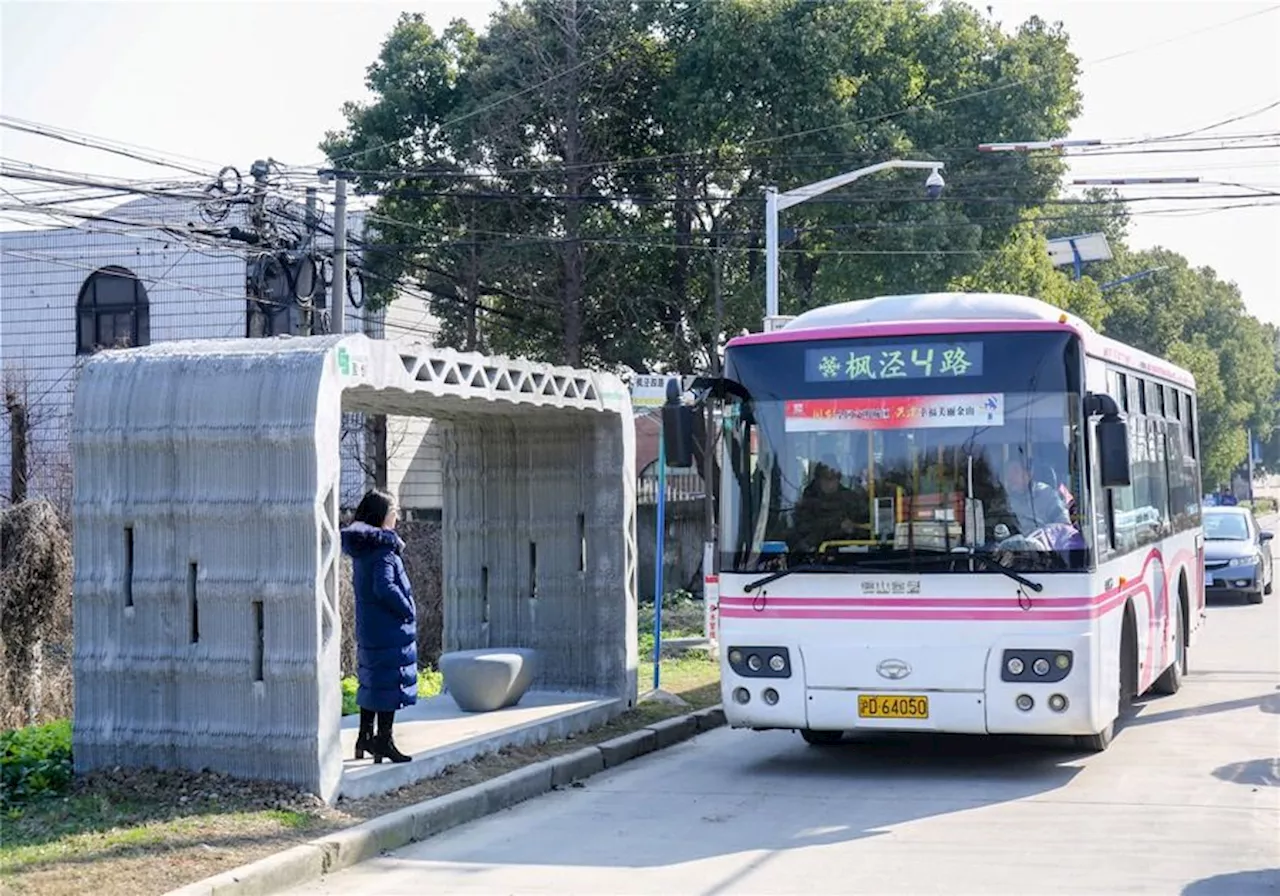 Japanese mother, child attacked with knife at bus stop in China