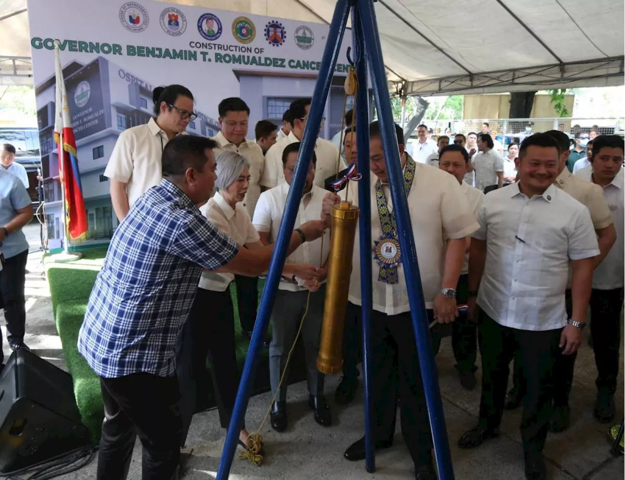 Manila breaks ground on first free cancer center