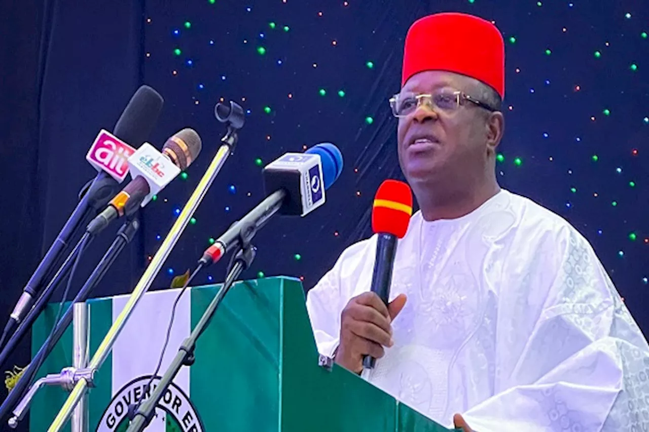 Umahi consoles Ganduje over death of mother-in-law