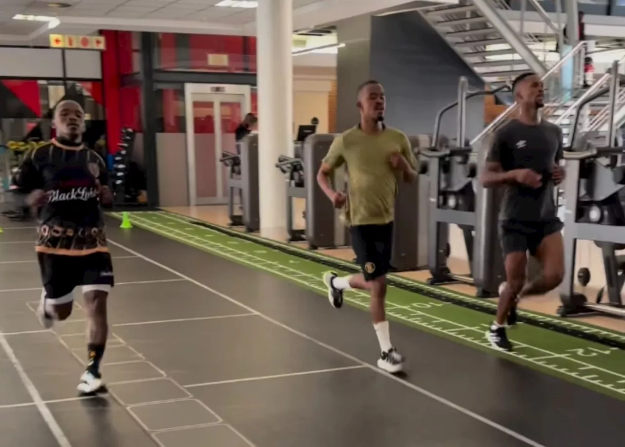 Kaizer Chiefs and Orlando Pirates players train together