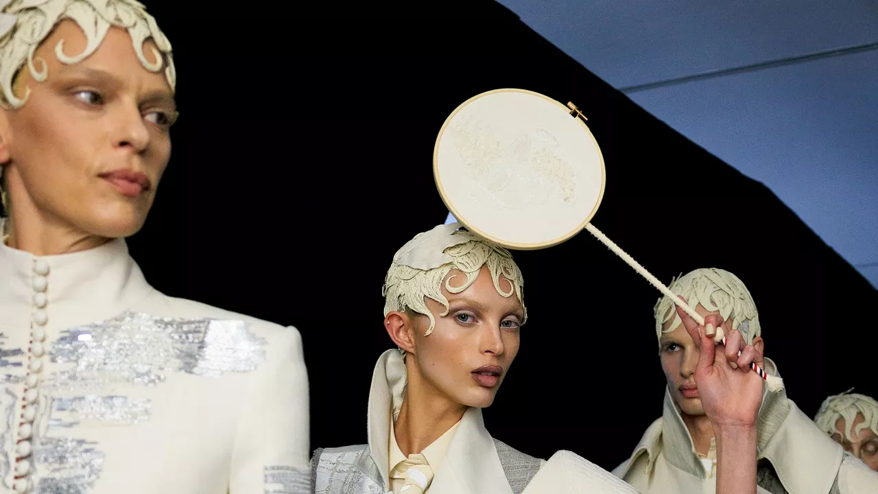 Thom Browne remporte tous les suffrages avec son défilé haute couture automne-hiver 2024-2025