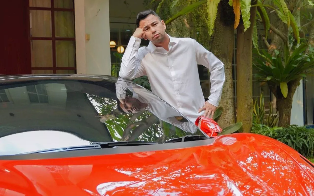 Raffi Ahmad Bombardir Potret Menggemaskan Baby Lily Tanpa Tutupi Stiker