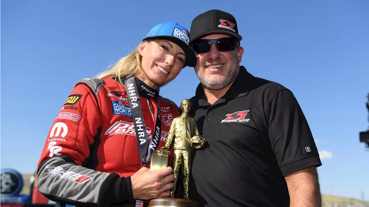 Drag-racing couple Tony Stewart, Leah Pruett announce pregnancy