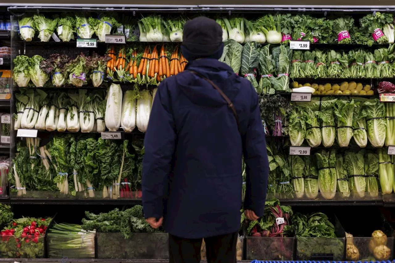 Canadians continue to feel the pinch at grocery store as food inflation ticks higher