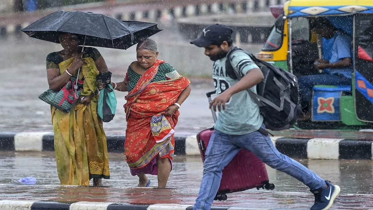 मौसम: यूपी-उत्तराखंड से गुजरात तक भारी बारिश का अलर्ट, दिल्ली में होगी मॉनसून की एंट्री, जानें IMD का ताजा अपडेट