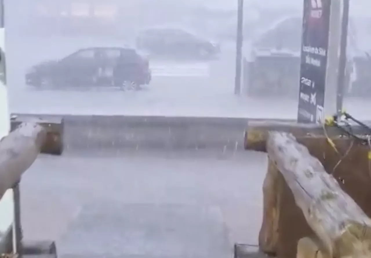 Alerte aux orages : l'impressionnant déluge de pluie et de grêle dans les Pyrénées-Orientales