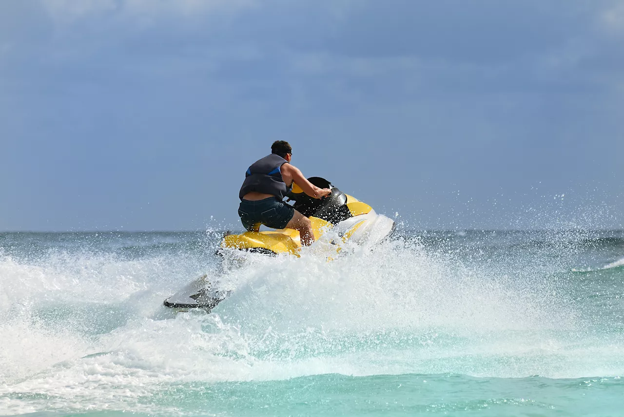 Lège-Cap-Ferret : pour assurer la sécurité sur les plages, les maîtres nageurs sauveteurs équipés de jet-skis