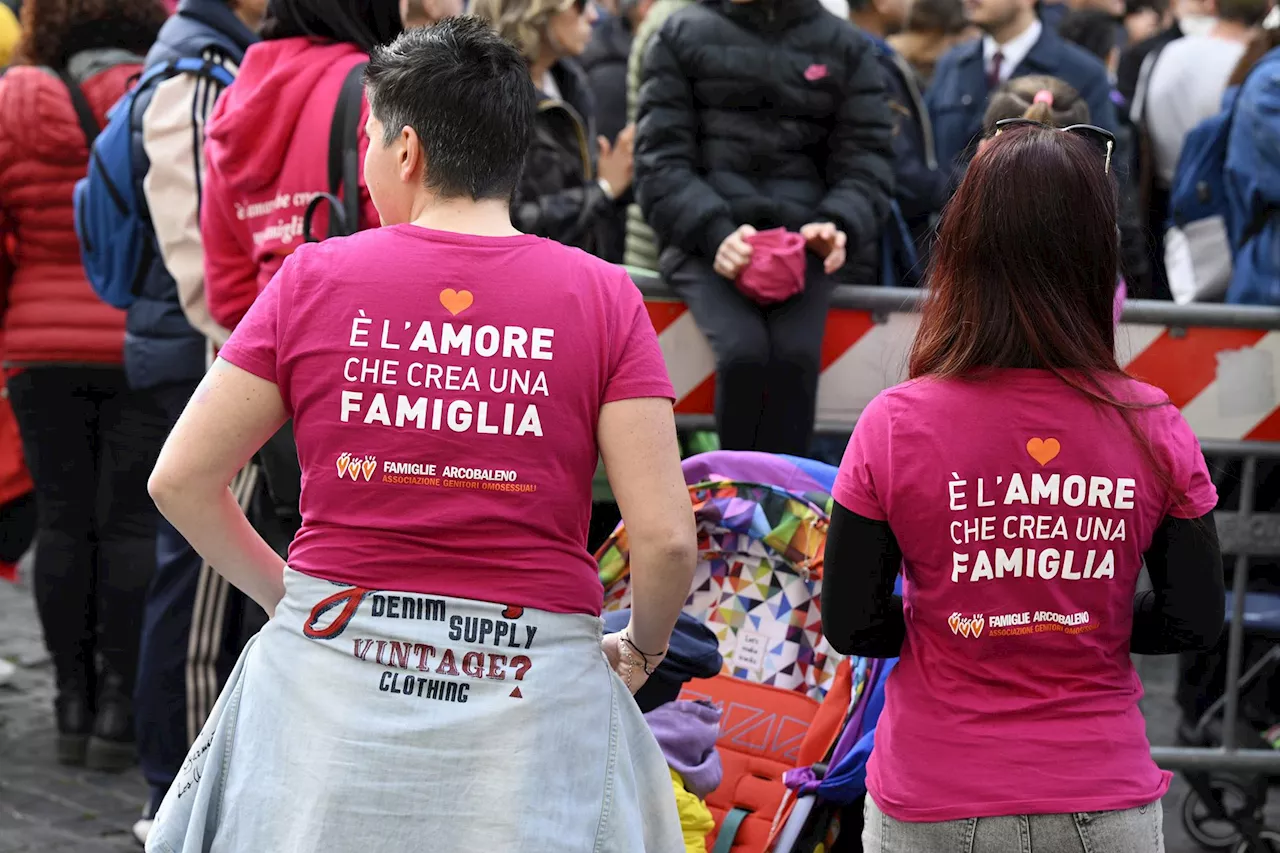 Figli di coppie gay, la mossa del tribunale di Lucca