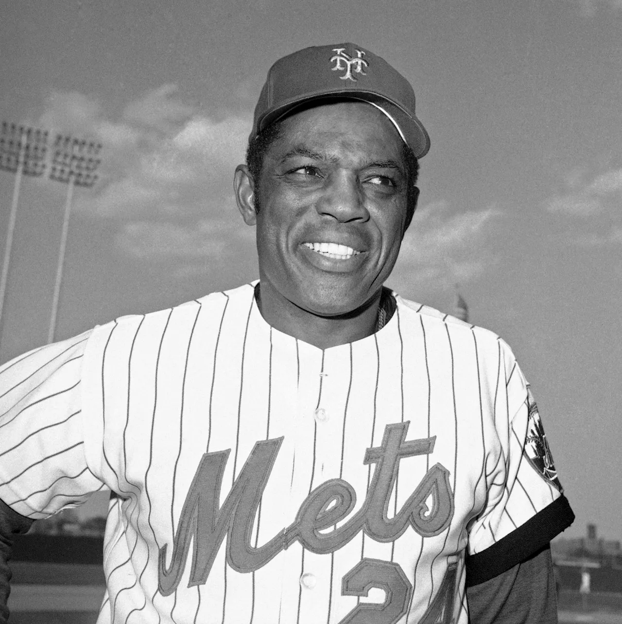 Remembering Willie Mays: Mets' number retirement helped mend fences