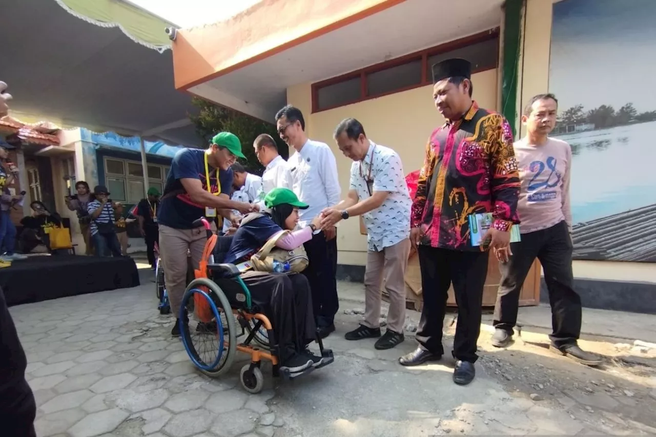 Dispar Kulon Progo gelar 'farmtrip difable' bagi disabilitas