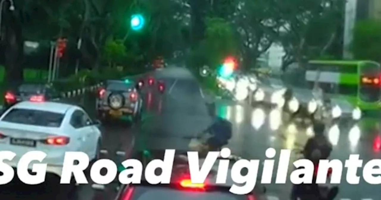 'Next level stupidity': Cyclist crosses busy Ang Mo Kio road while light is green, gets hit by car