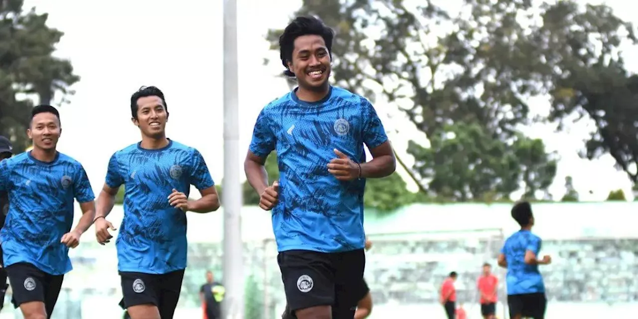 Sosok 'Thom Haye' Ikut Latihan Arema FC Jelang Liga 1 2024/2025