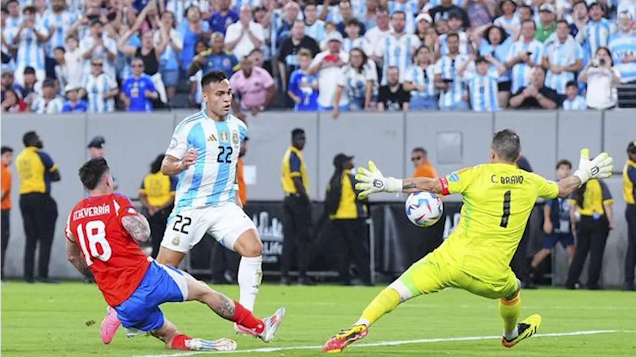 Argentina Menang, Emiliano Martinez Sanjung Dua Striker Argentina