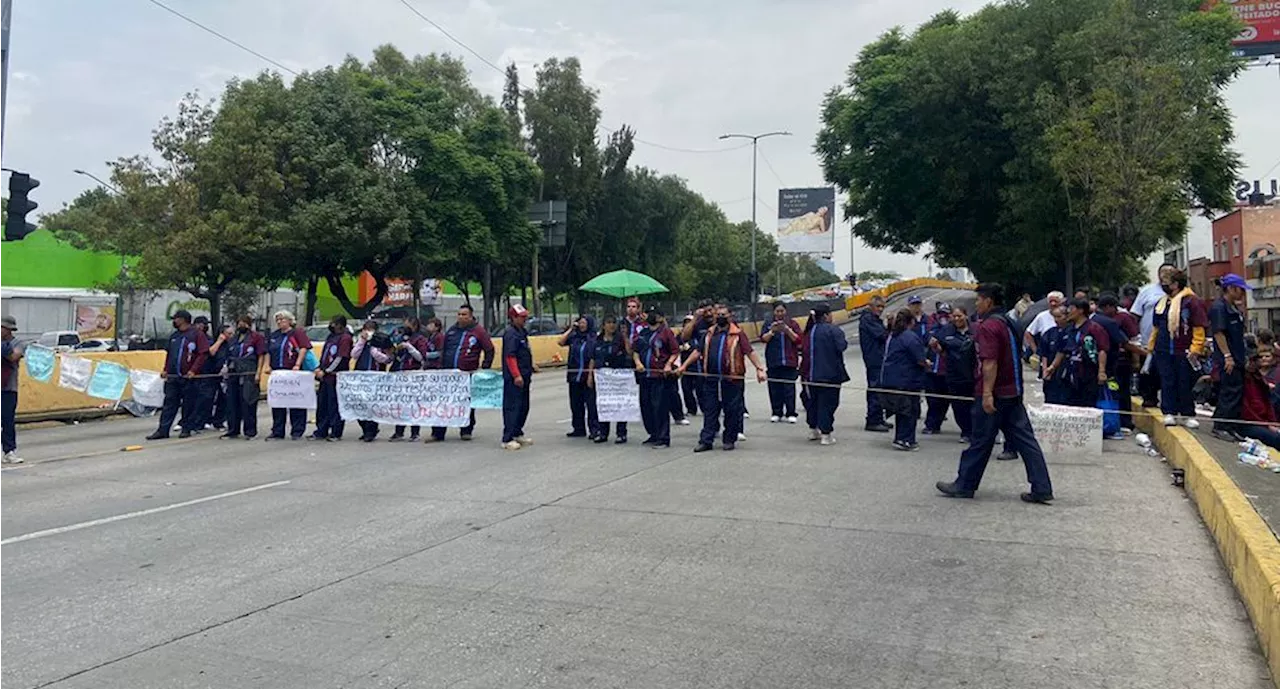 Trabajadores del IPN liberan vialidades; Gobierno de CDMX acuerda reunión con manifestantes y empresa de limpieza