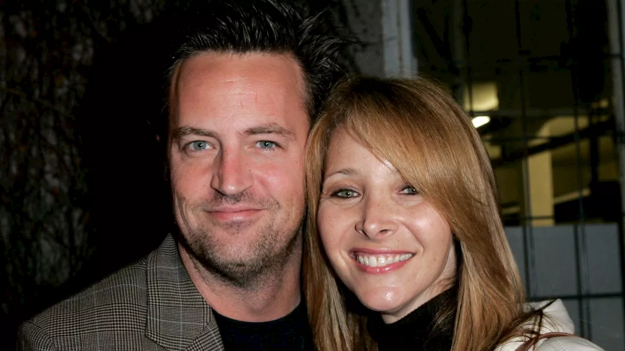 Lisa Kudrow Is Rewatching 'Friends' to Celebrate Matthew Perry After His Death