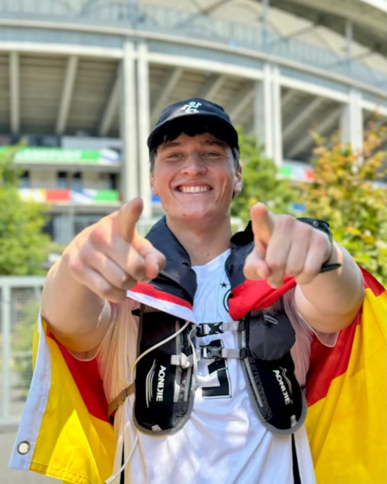 Kölner Student läuft DFB-Elf von Stadion zu Stadion nach