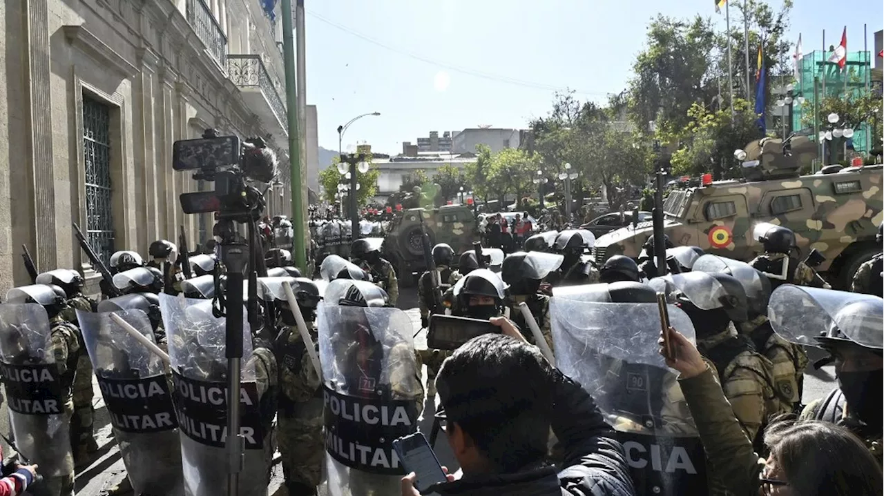 En Bolivie, le président dénonce un 'coup d'Etat' après le déploiement de militaires armés devant le palais pr