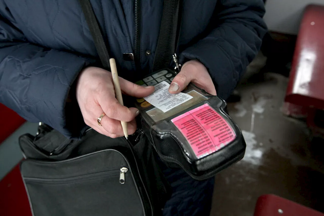 В Москве безбилетник избил контролера в автобусе и попал на видео