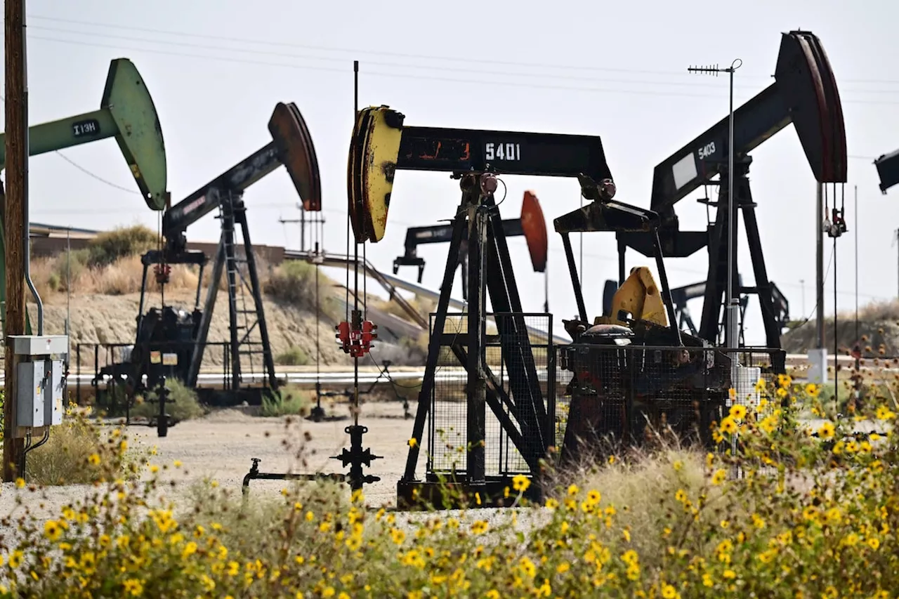 Oil prices rise on inventory drawdown outlook, Middle East risks