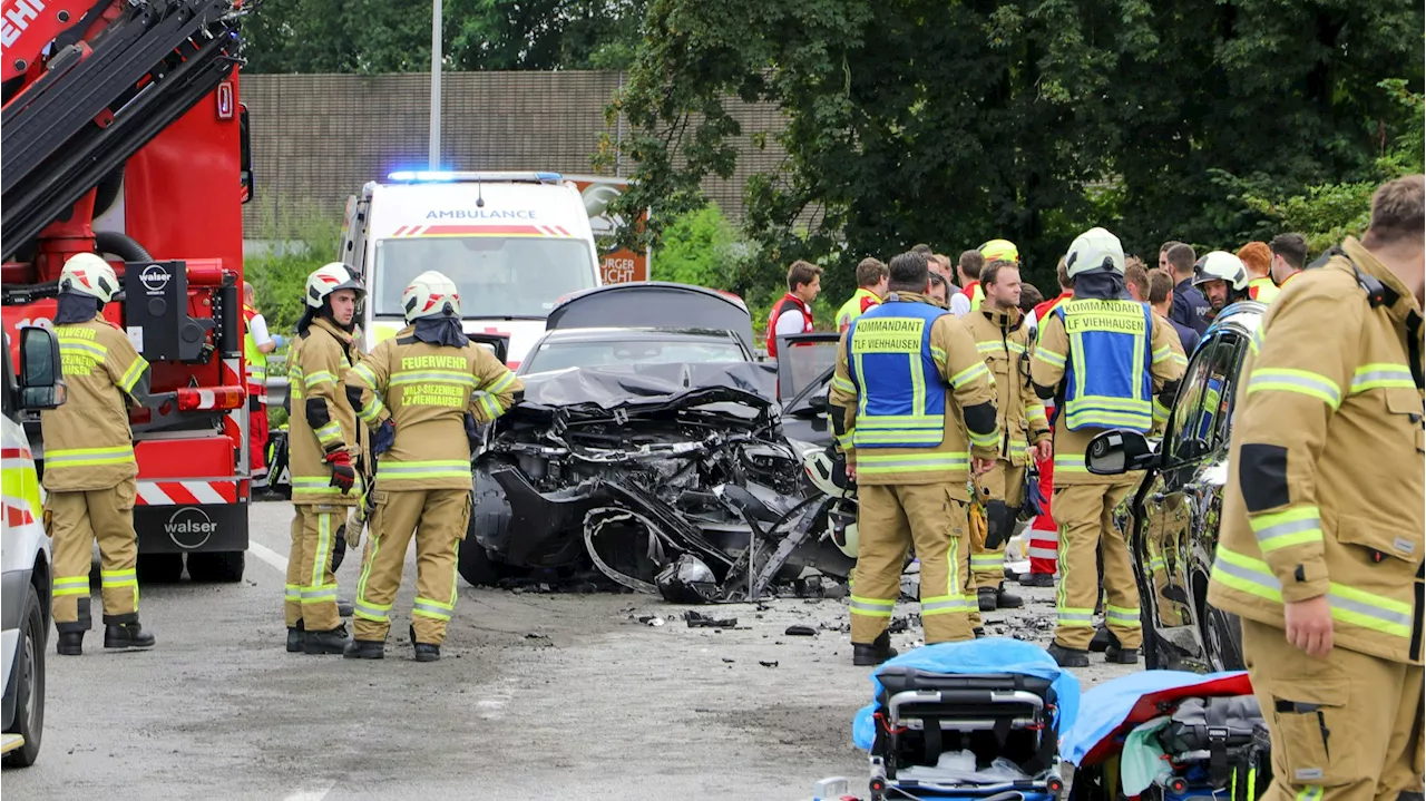 Autos zerfetzt, sieben Verletzte – Rettungs-Großeinsatz