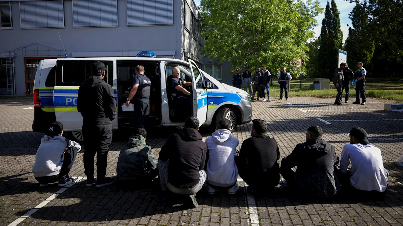 Tausende Einreisen trotz falscher Dokumente ermöglicht