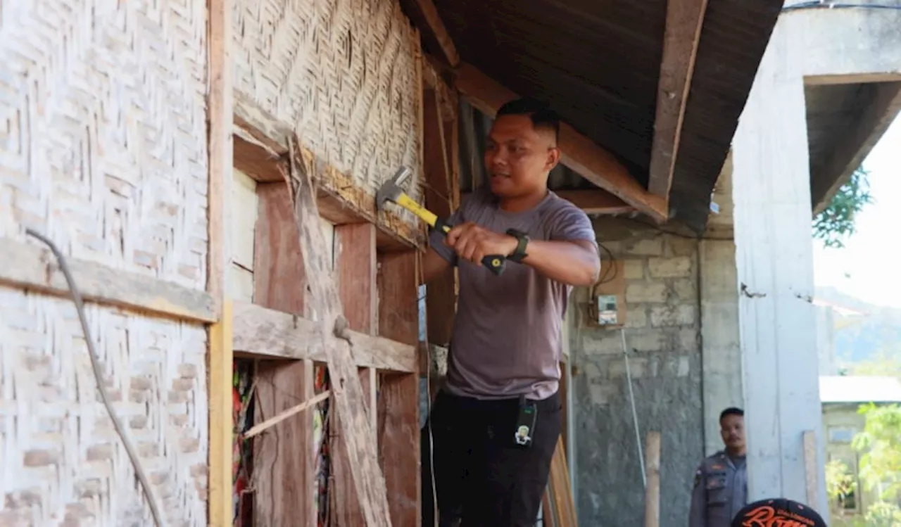 Polres Manggarai Barat Bedah Rumah Warga tidak Layak Huni