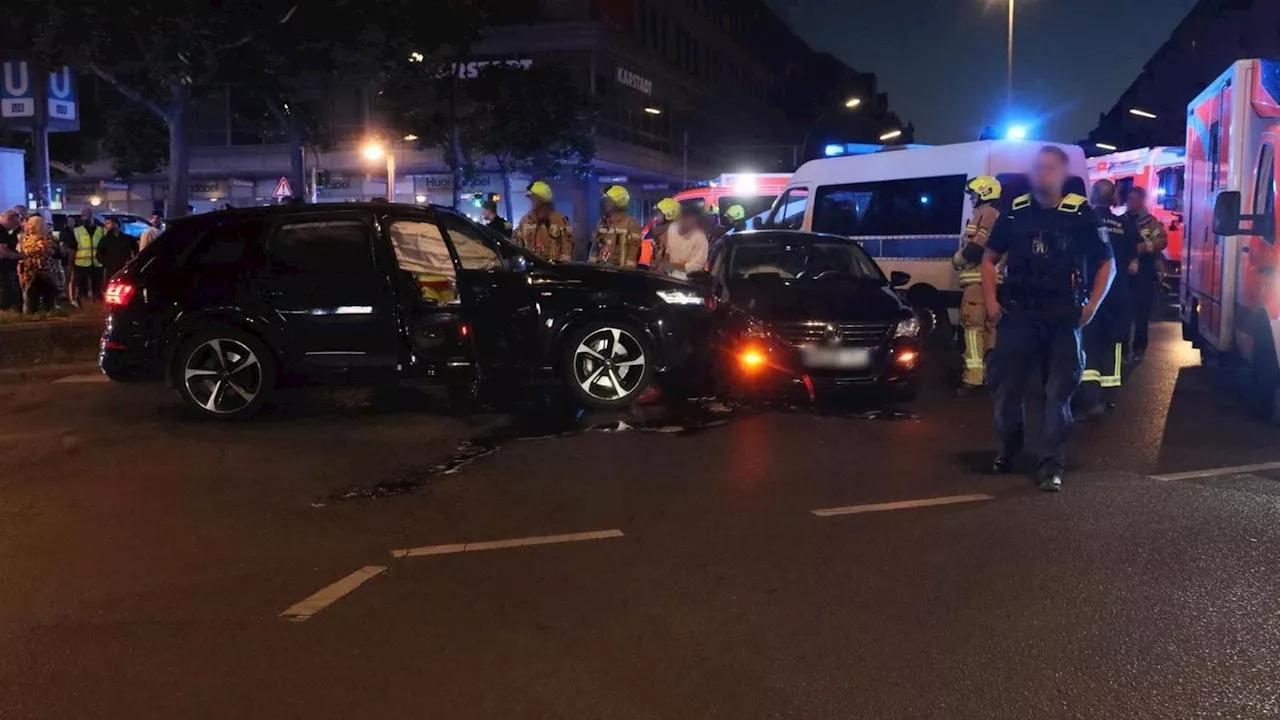 Neukölln: Vier Verletzte nach Unfall auf Kreuzung