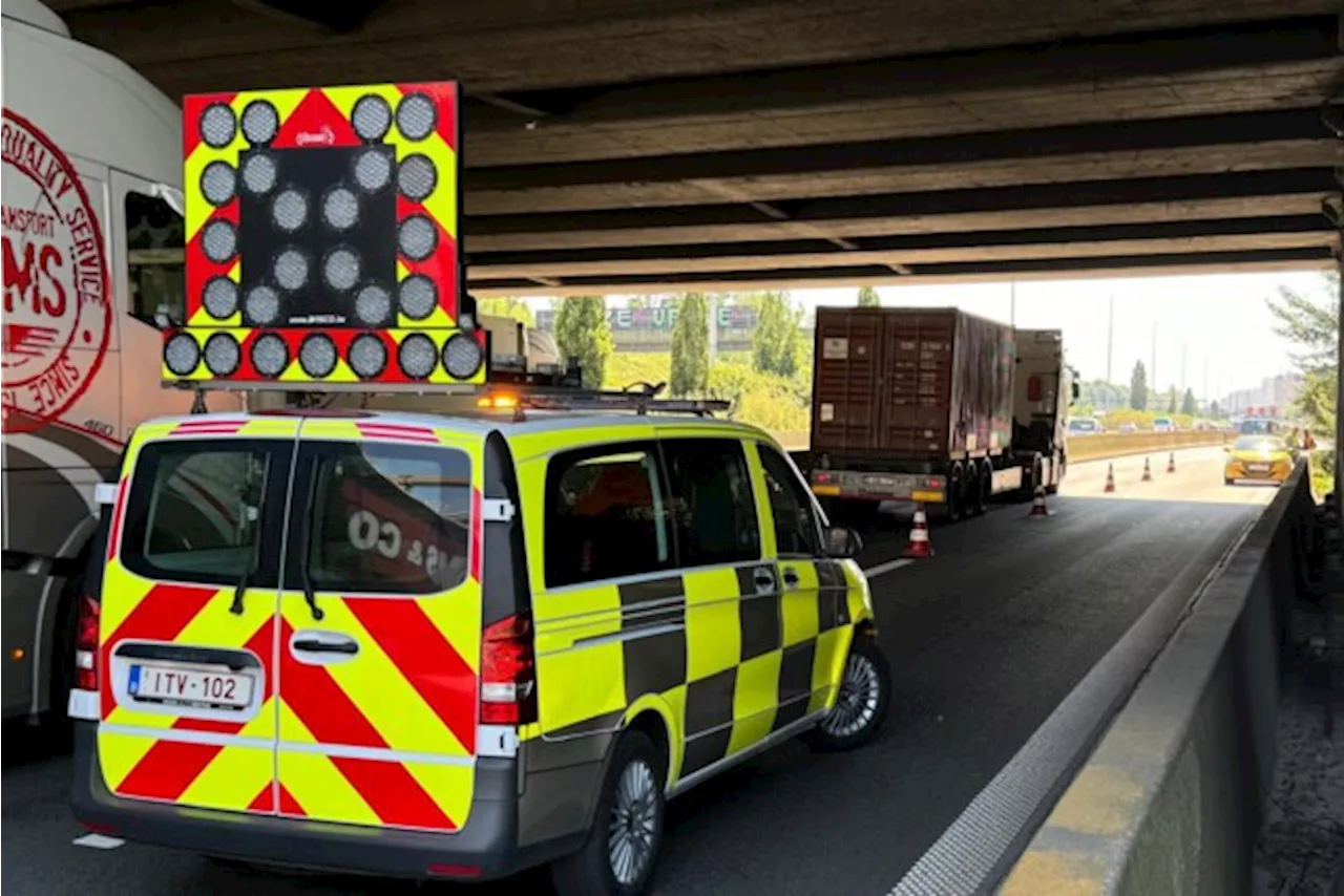 Zware verkeershinder op E313 na ongeval, ook lange wachttijden op Antwerpse Ring door meerdere incidenten