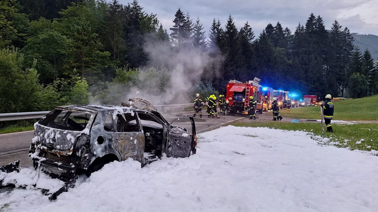 Pkw fing Feuer nach Unfall auf Grestner Höhe